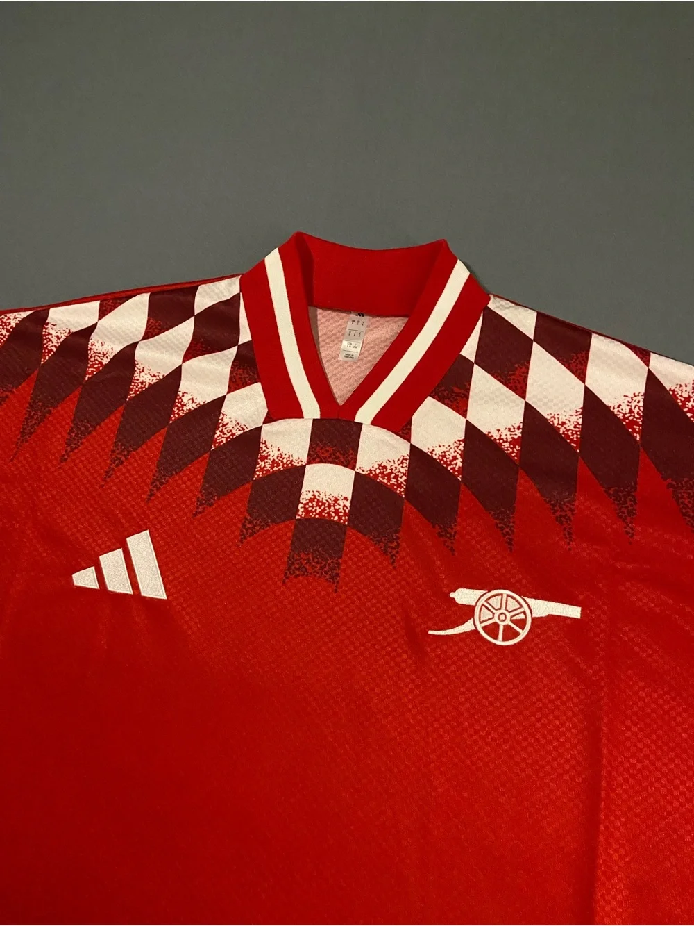 adidas Red Arsenal Short-Sleeve Soccer Jersey with Geometric Yoke